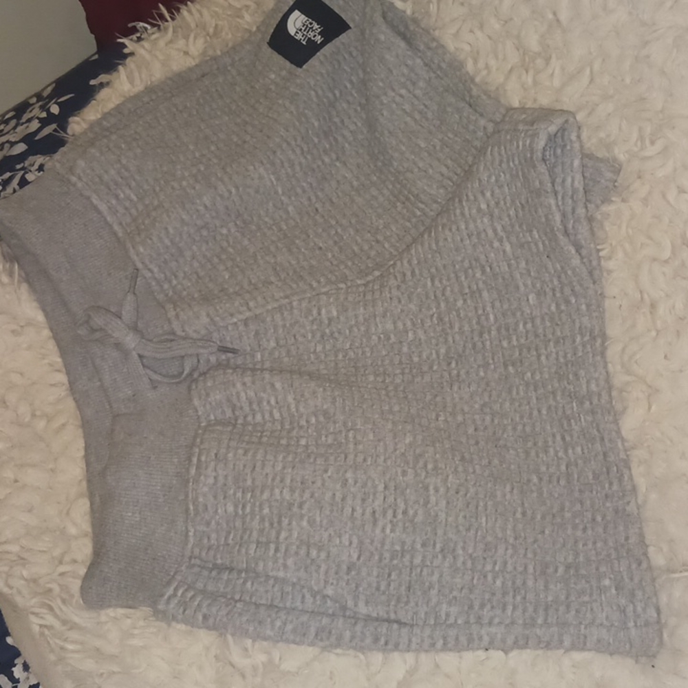 Shorts - Picture 2 of 9